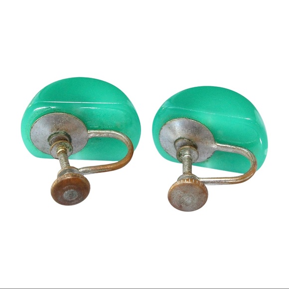 Vintage Green Moonglow Lucite Screw Back Earrings Large Domed Rectangle Clip On - Picture 3 of 4